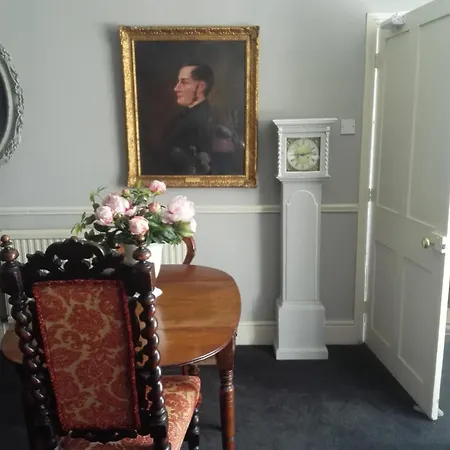 Lindmar House